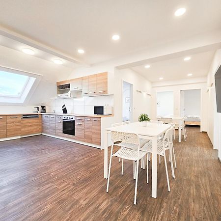 Raj Living - City Center Apartments With 5 Rooms - 10 Min Messe Dus 뒤셀도르프 외부 사진