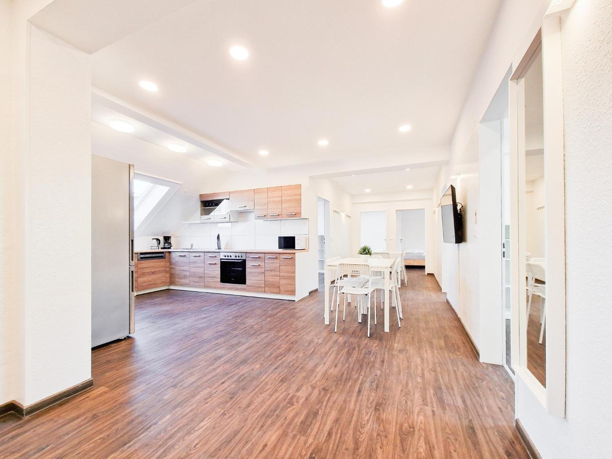 Raj Living - City Center Apartments With 5 Rooms - 10 Min Messe Dus 뒤셀도르프 외부 사진
