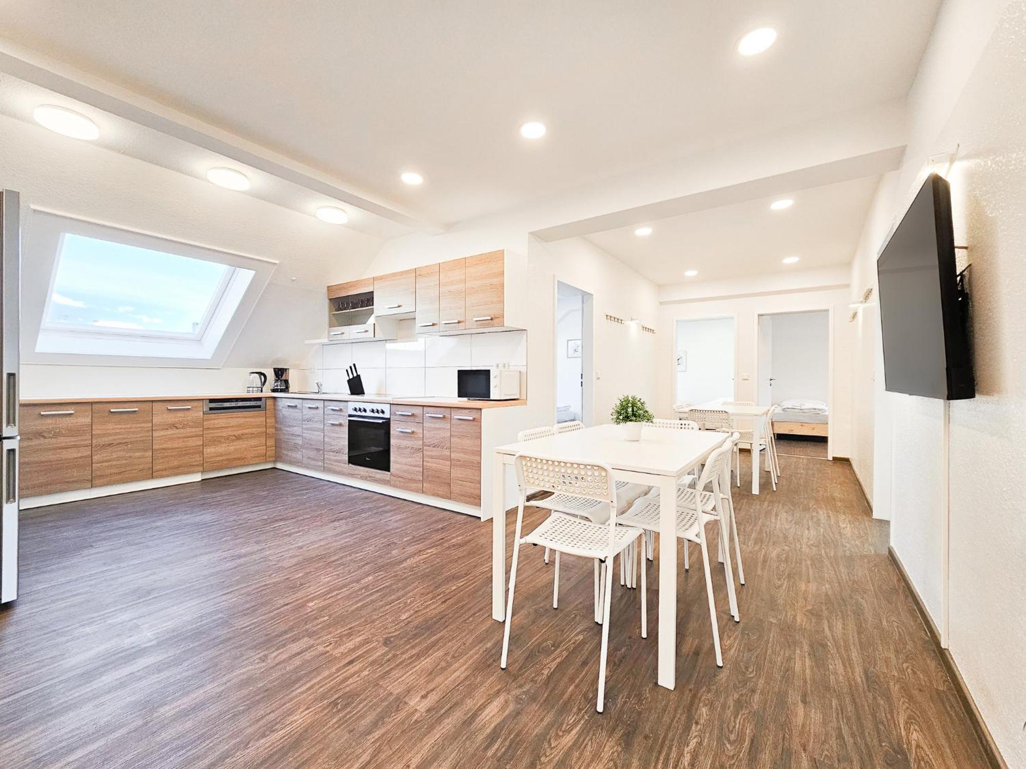 Raj Living - City Center Apartments With 5 Rooms - 10 Min Messe Dus 뒤셀도르프 외부 사진