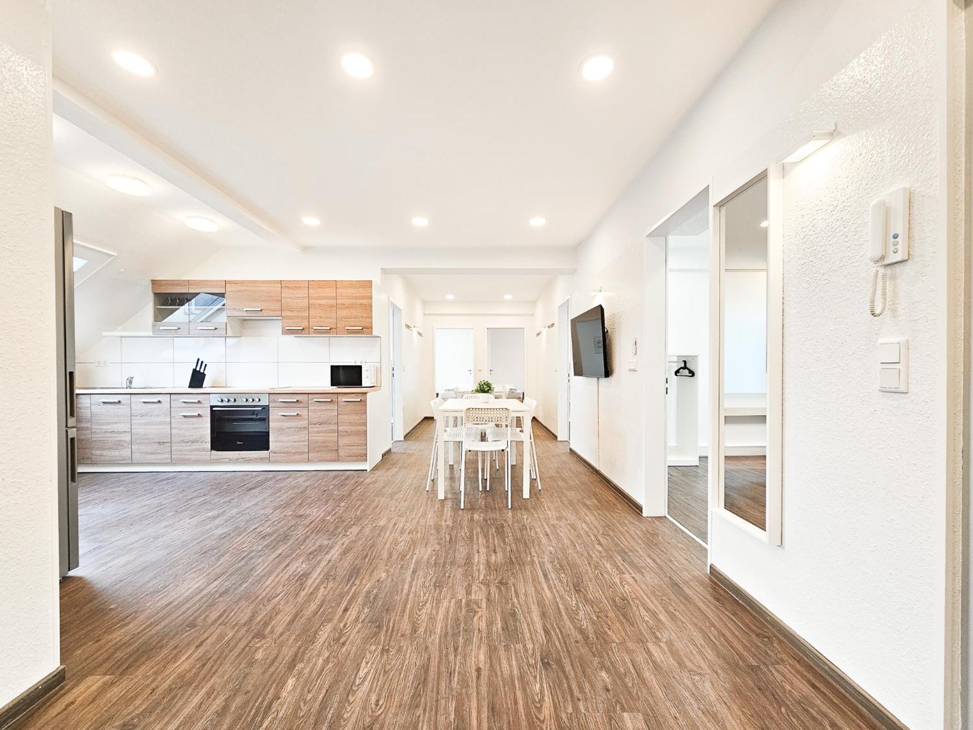 Raj Living - City Center Apartments With 5 Rooms - 10 Min Messe Dus 뒤셀도르프 외부 사진