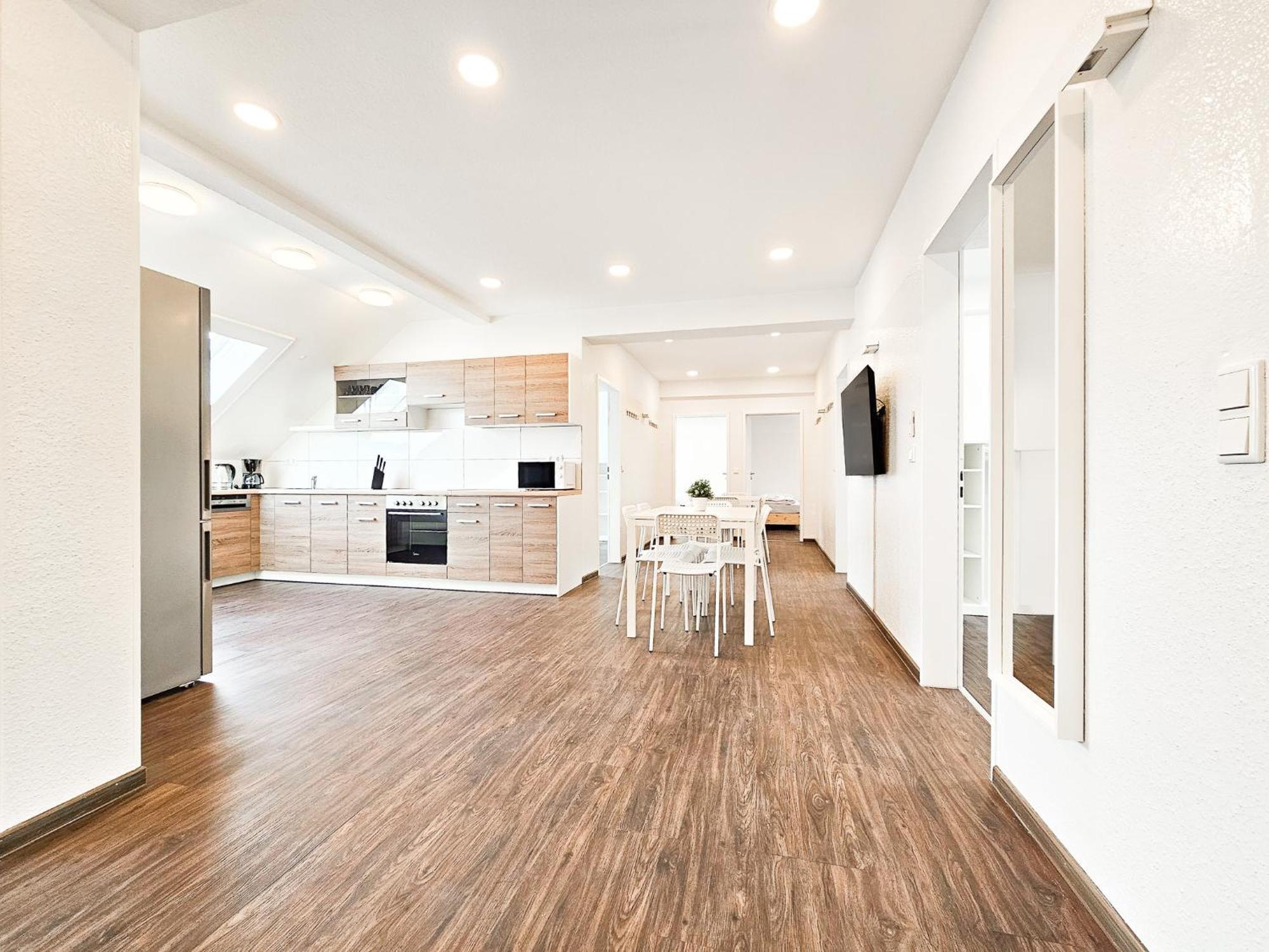 Raj Living - City Center Apartments With 5 Rooms - 10 Min Messe Dus 뒤셀도르프 외부 사진