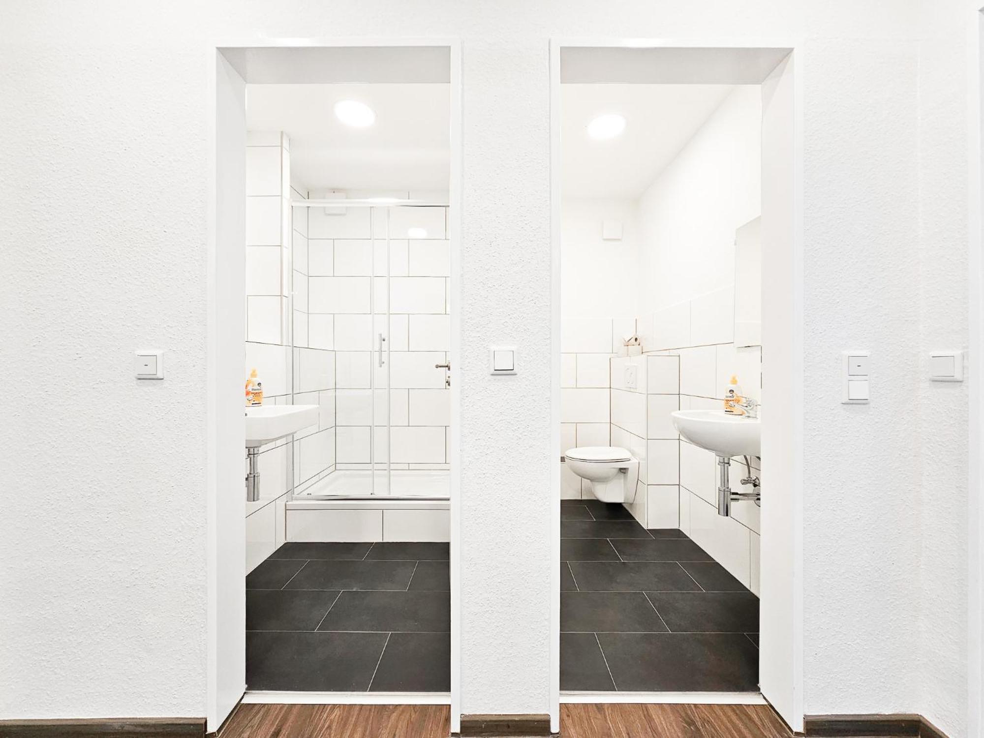 Raj Living - City Center Apartments With 5 Rooms - 10 Min Messe Dus 뒤셀도르프 외부 사진