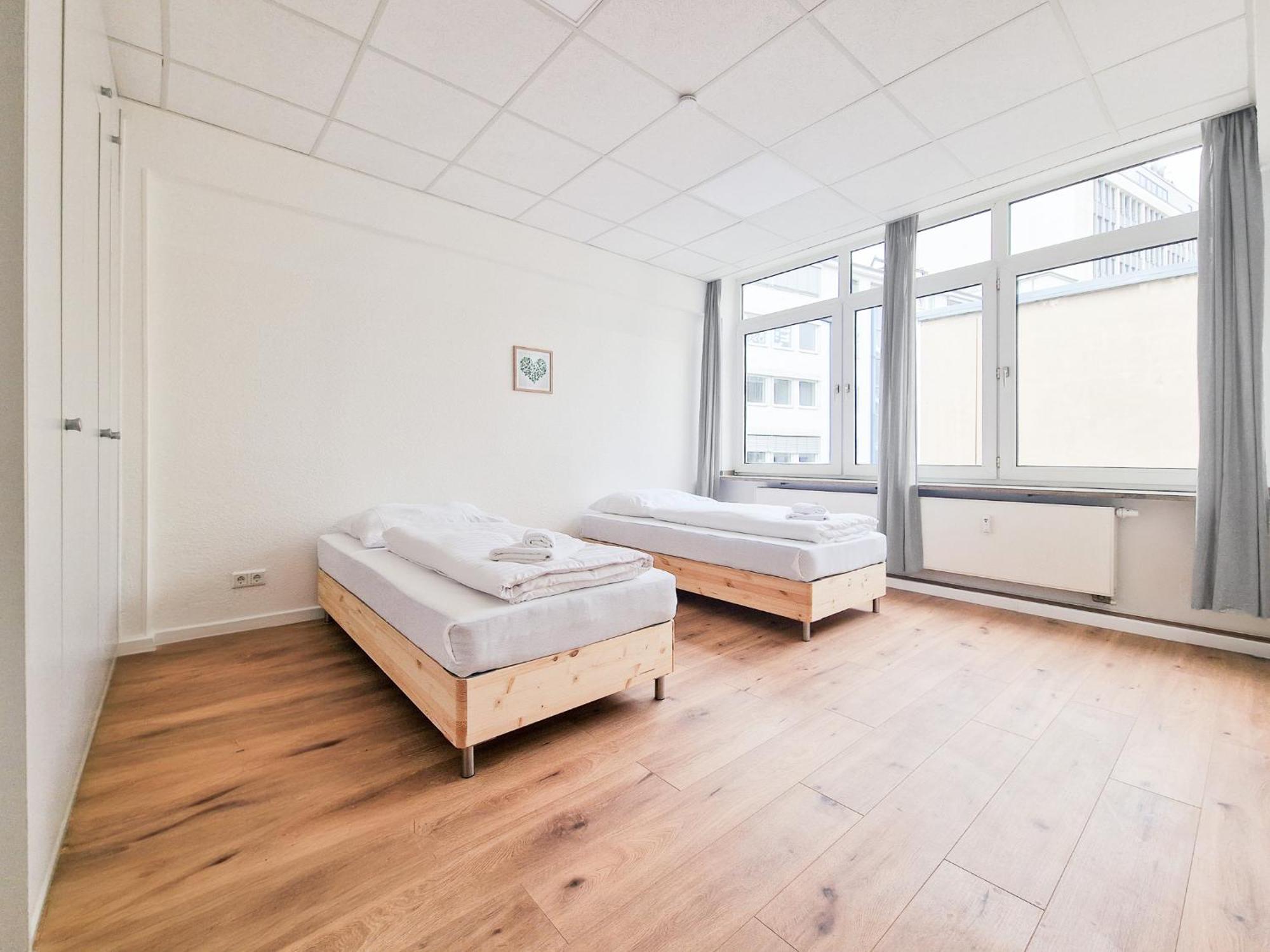Raj Living - City Center Apartments With 5 Rooms - 10 Min Messe Dus 뒤셀도르프 외부 사진