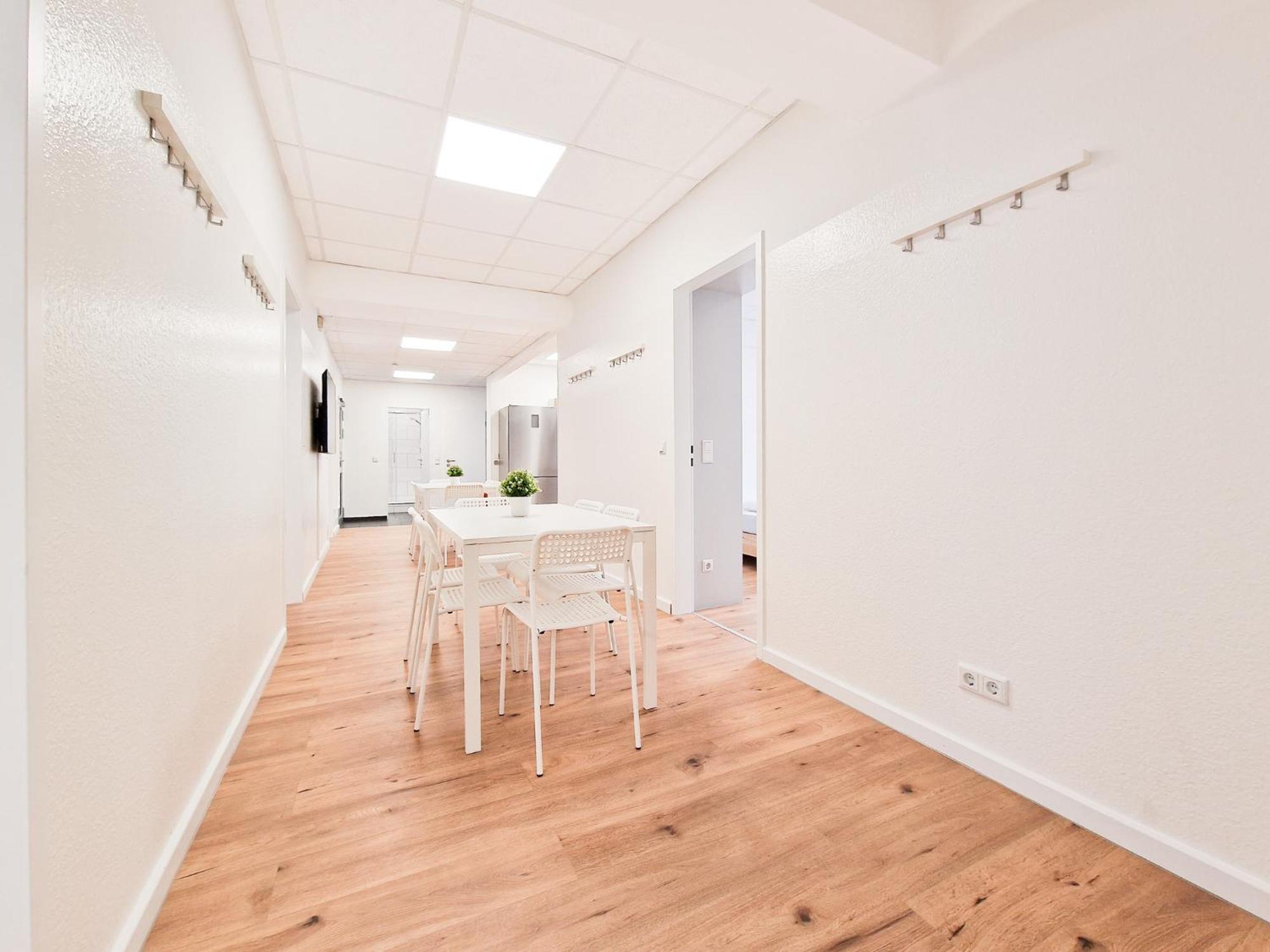 Raj Living - City Center Apartments With 5 Rooms - 10 Min Messe Dus 뒤셀도르프 외부 사진